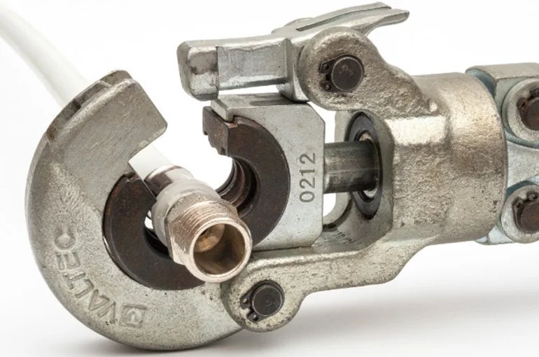 Пресс клещи для обжима металлопластиковых труб: как пользоваться, нюансы выбора