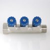 ᐉ Коллектор с регул. вентилями 3/4"x 3 выхода 1/2" нар.р. VALTEC латунный с красными и синими ручками / Распределительная гребенка для воды, отопления VTc.560.N.0503 ✅ фото | VALTEC ⭐ Pro-Greem